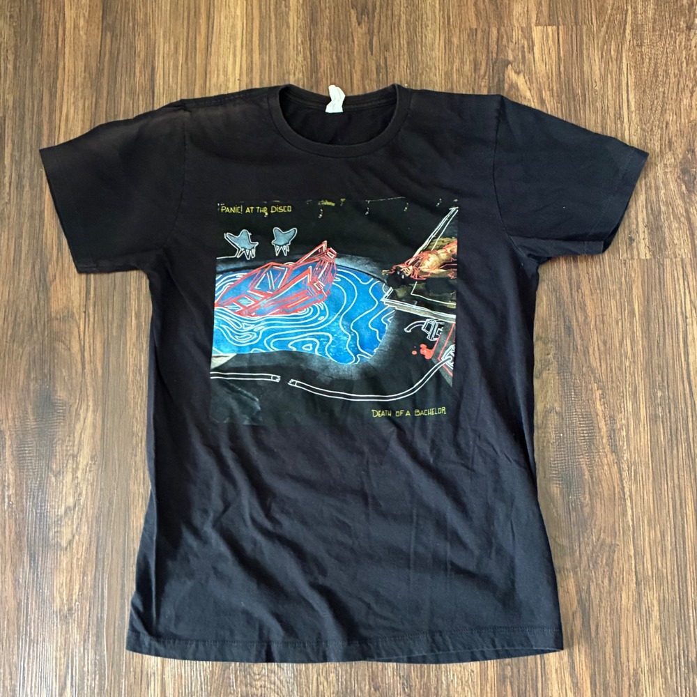 Hot Topic Panic! At The Disco Death Of A‎ Bachelor Graphic Band T-Shirt Men's S